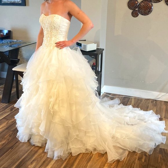 Oleg Cassini Ivory Wedding Dress, Size 8-10 (medium) - Picture 1 of 5